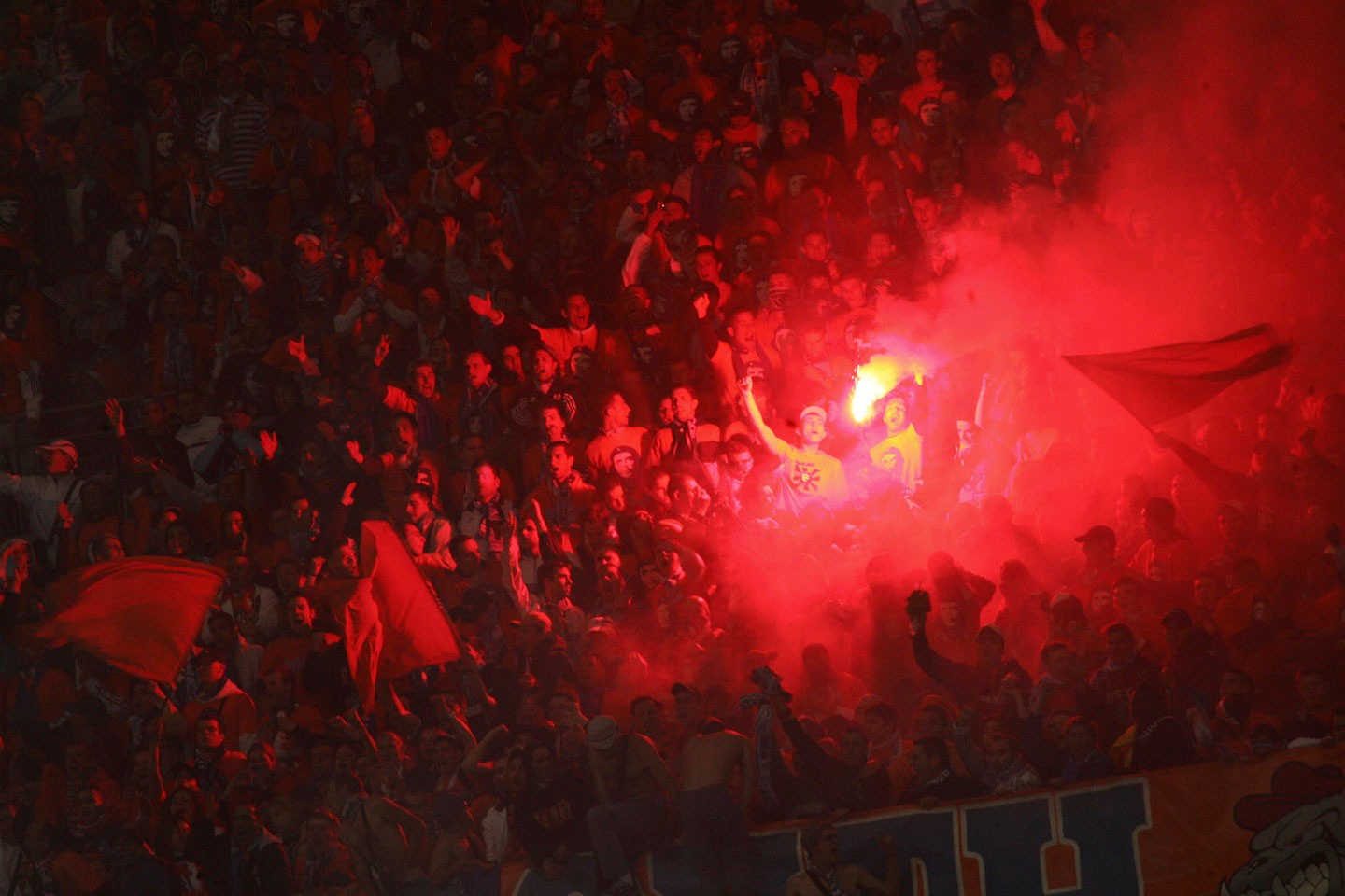 À Marseille, les fumis gênent et les fans fulminent