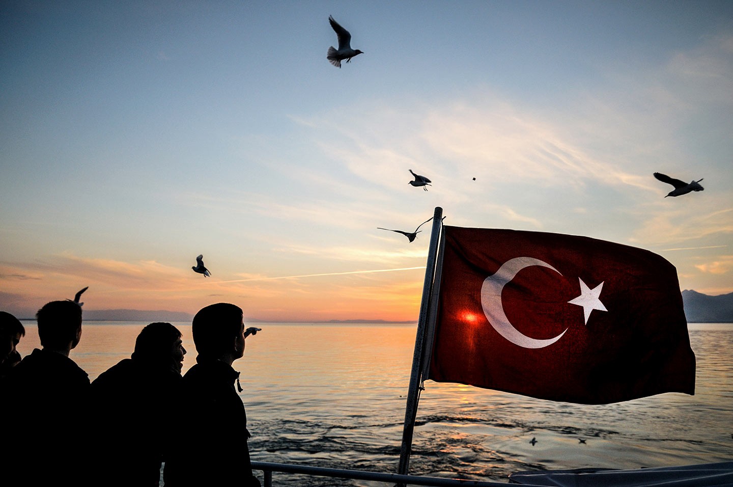 Un drapeau turc à l’arrière