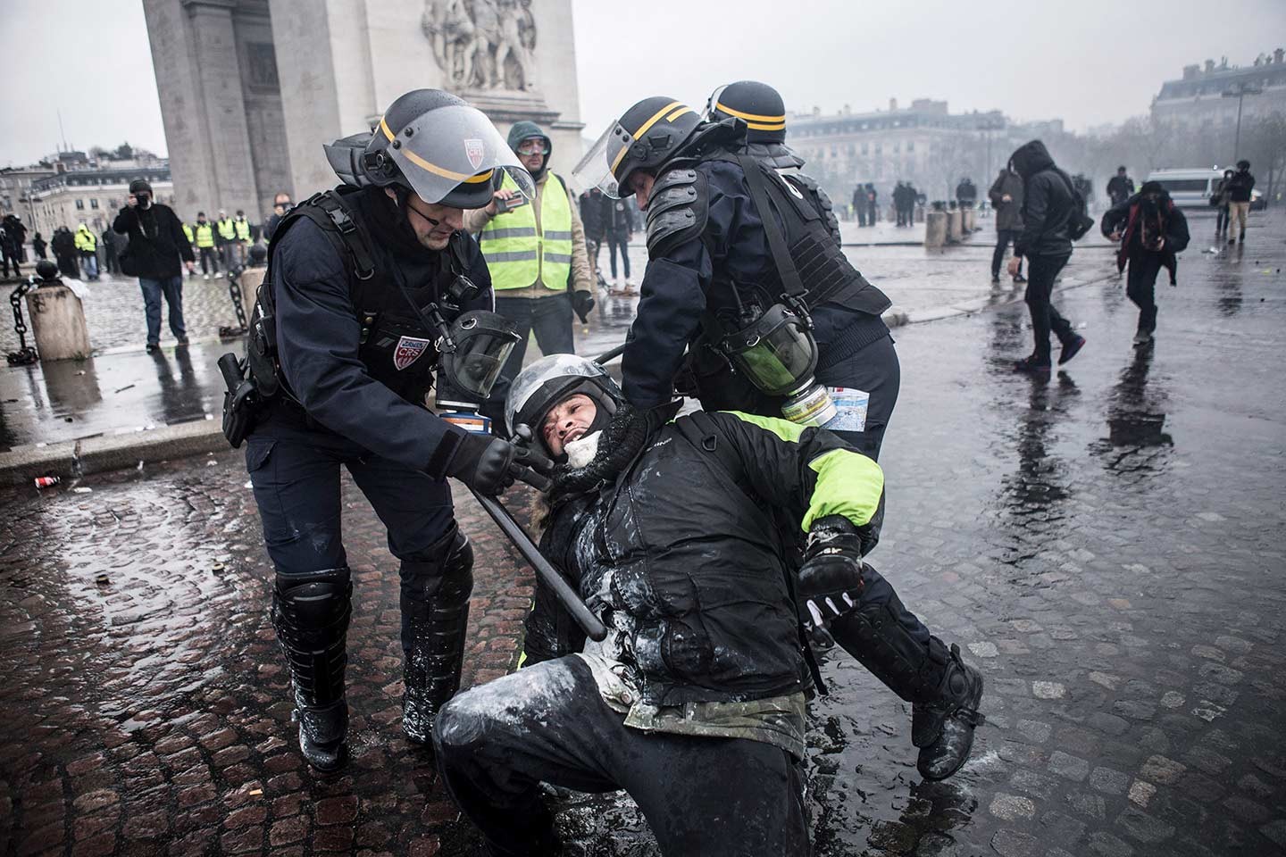 Gilets Jaunes Fluos En Fureur