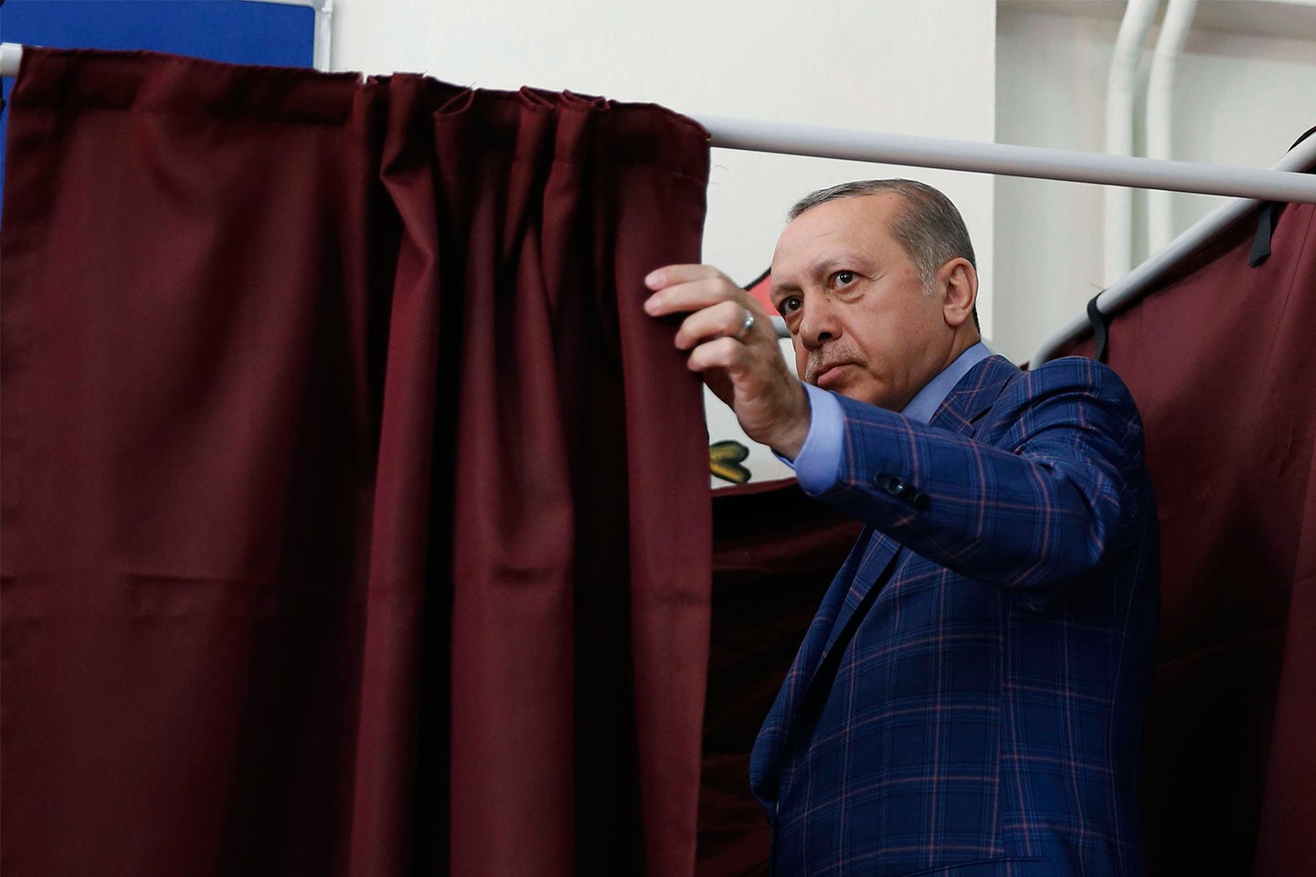 Erdogan, 51 % de pleins pouvoirs
