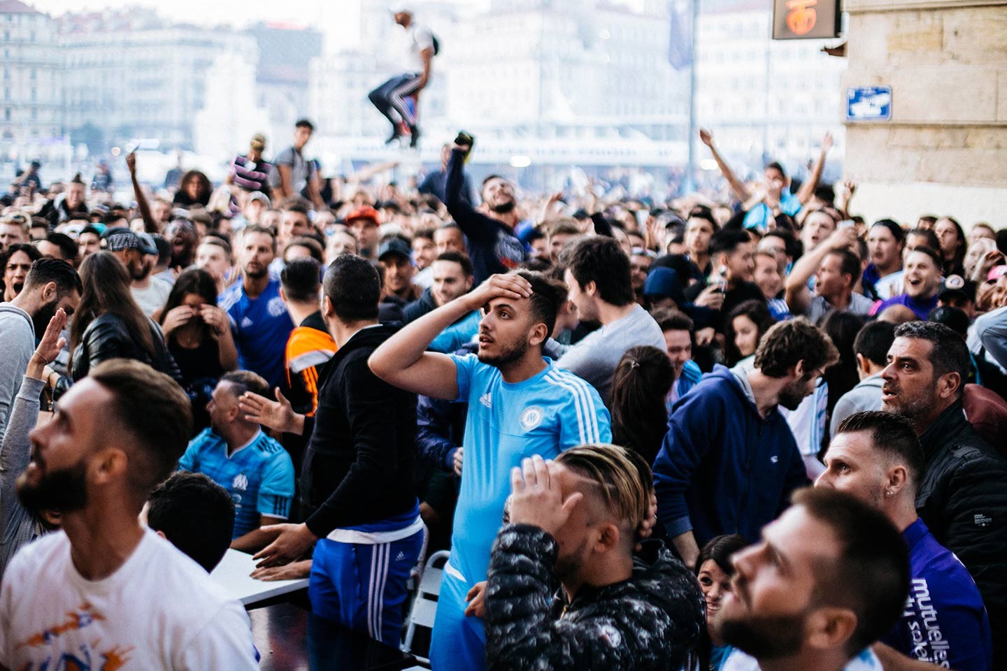 Marseille en bleu blanc lose