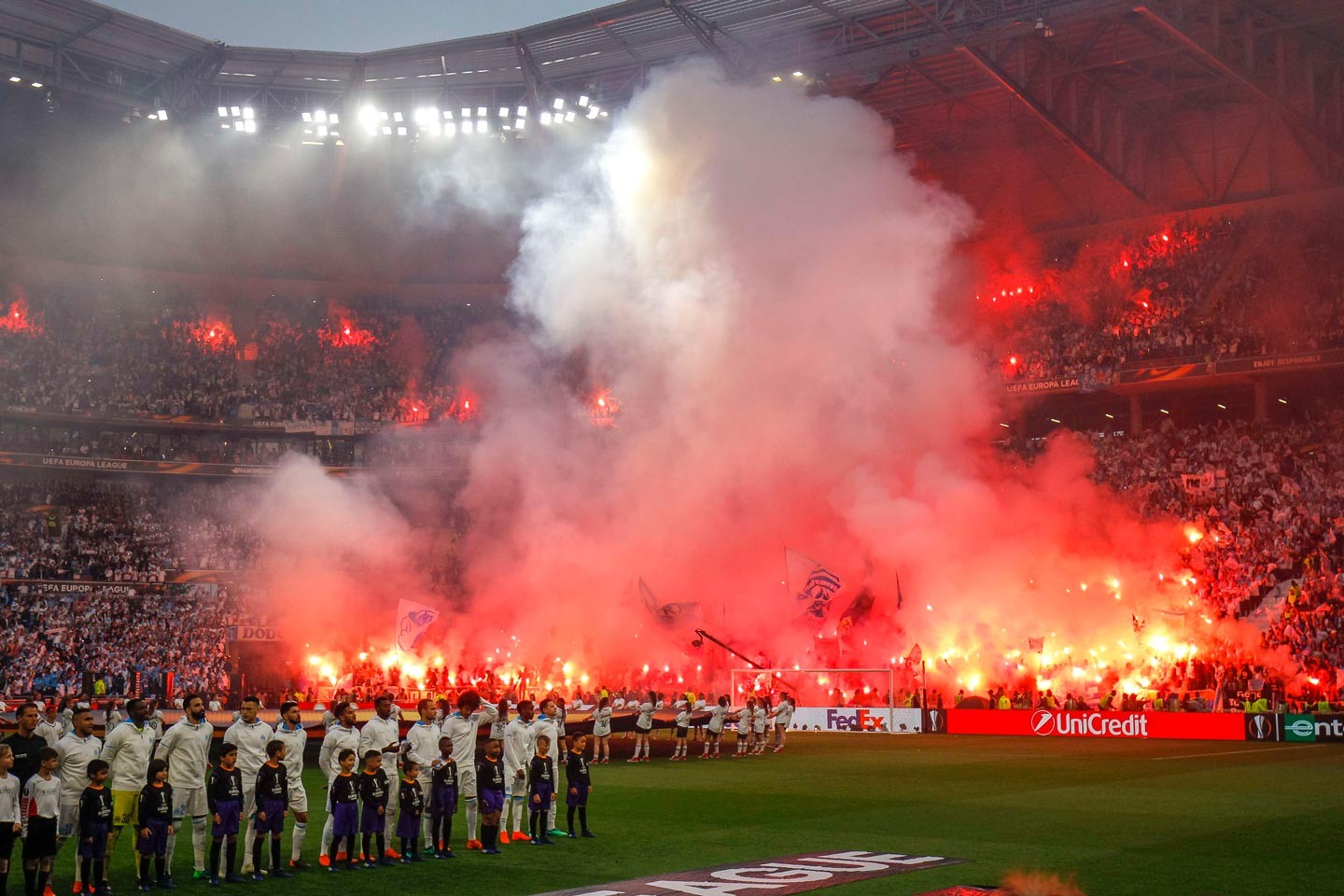 Marseille. D'où viennent les fumigènes utilisés au stade Vélodrome ?