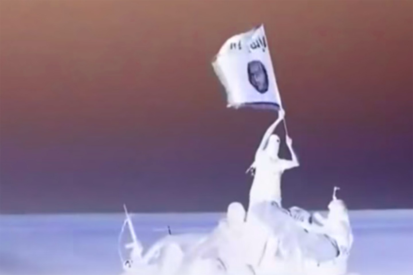 Le gendarme, le plombier et le « drapeau de Daesh »