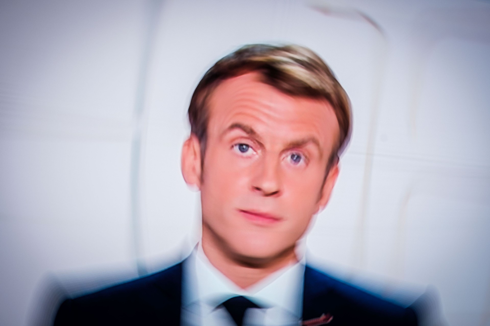 Macron bat le rappel et la campagne