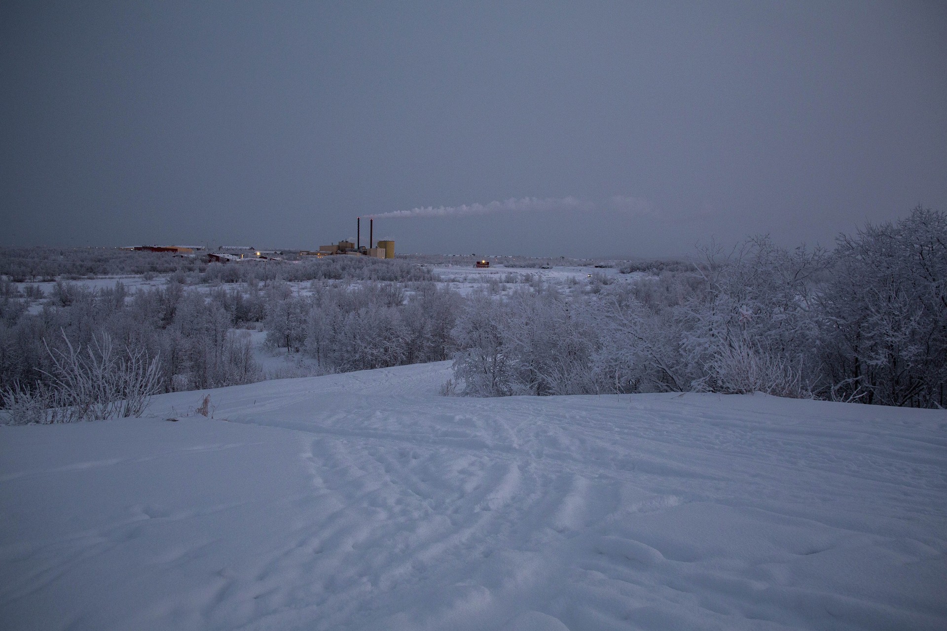 Niiga Inga et la ville de Kiruna au petit matin
