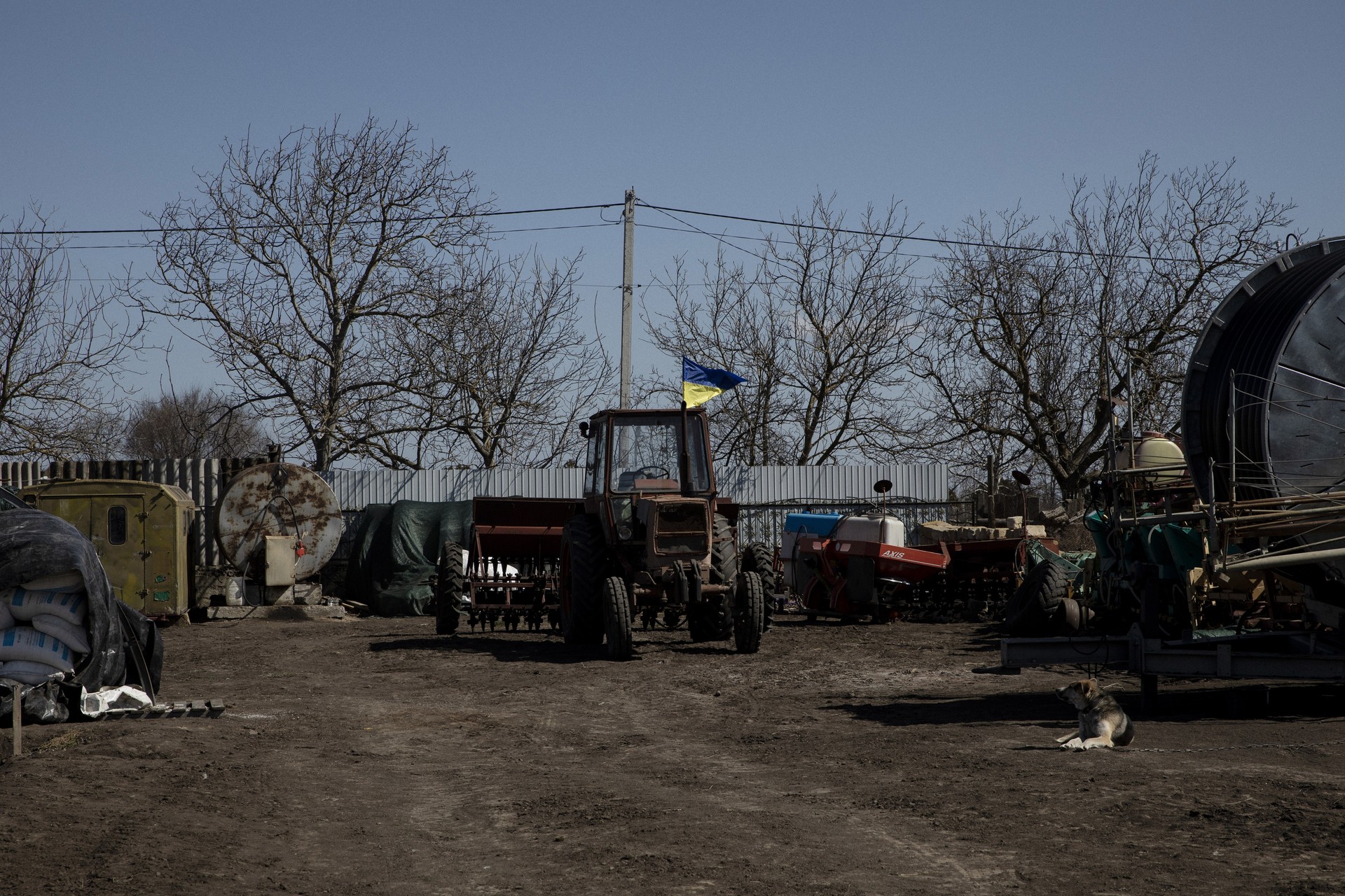 En Ukraine, l’effort de guerre par la terre