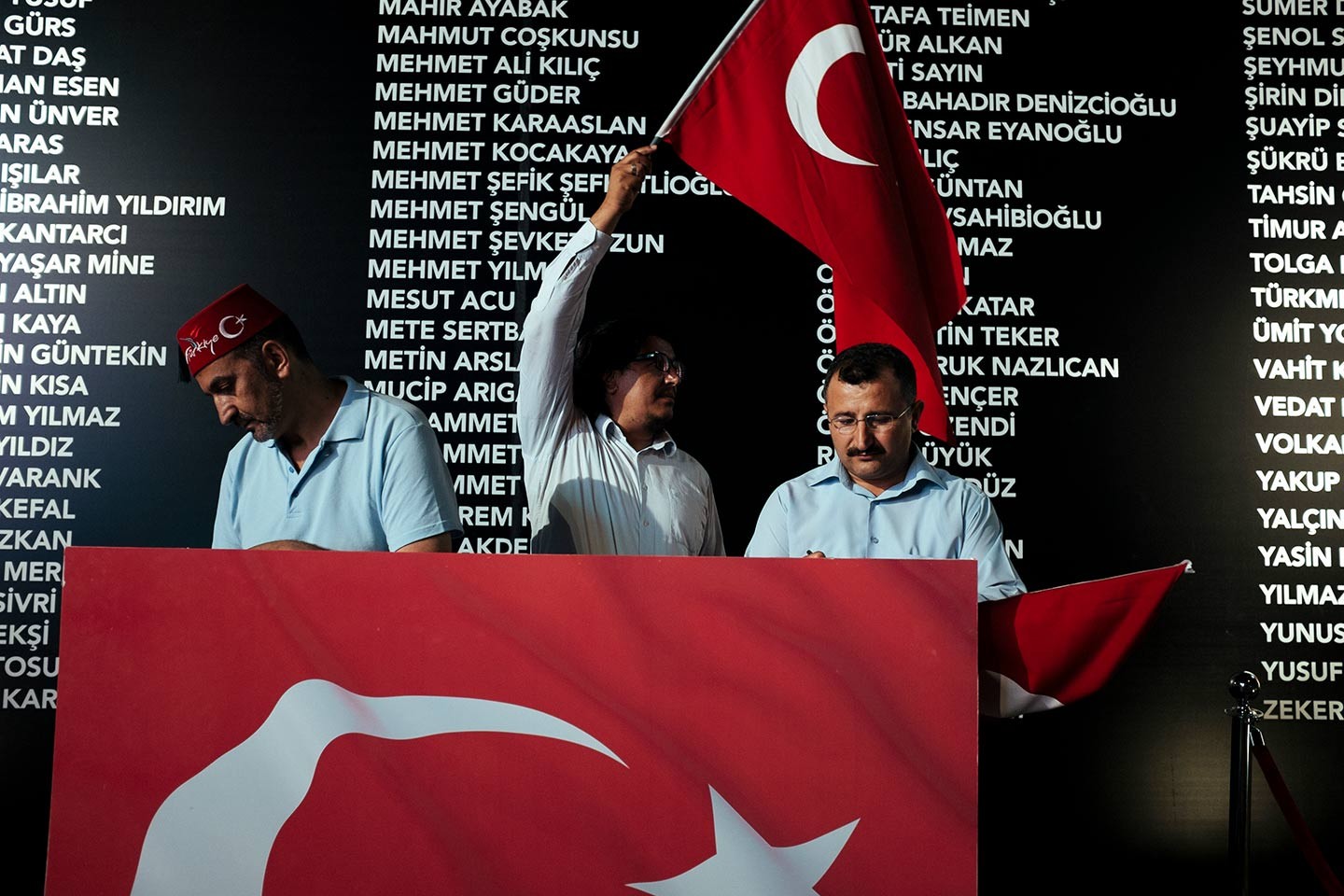 Les tensions France-Turquie sont une question de religion pour les  supporters d'Erdogan